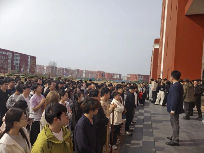 春种一粒粟，校园满生机