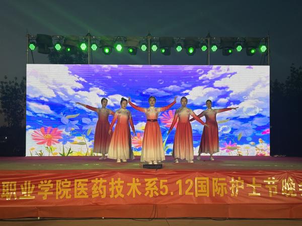 神农居医院 春暖花开.jpg